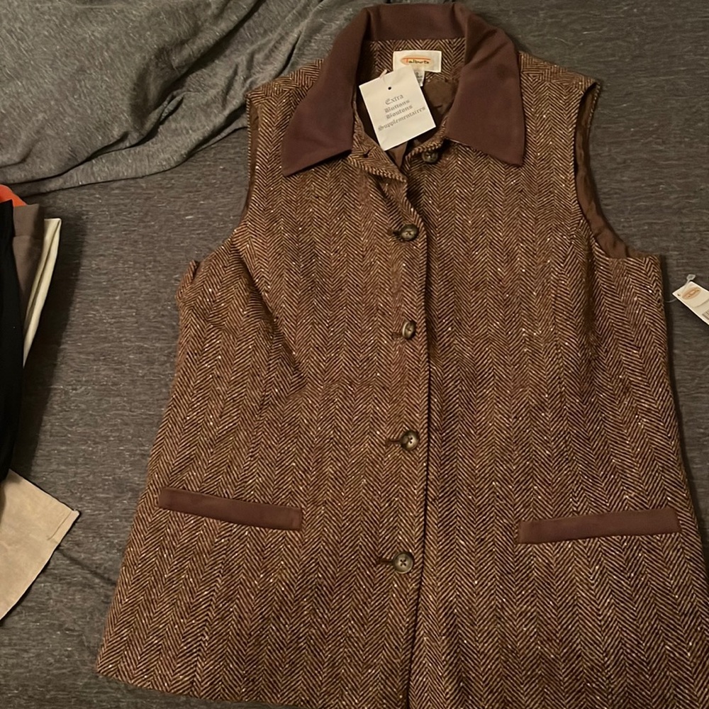 Woman’s sleeveless blazer